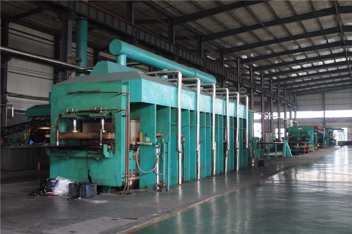 鋼絲繩輸送帶生產車間